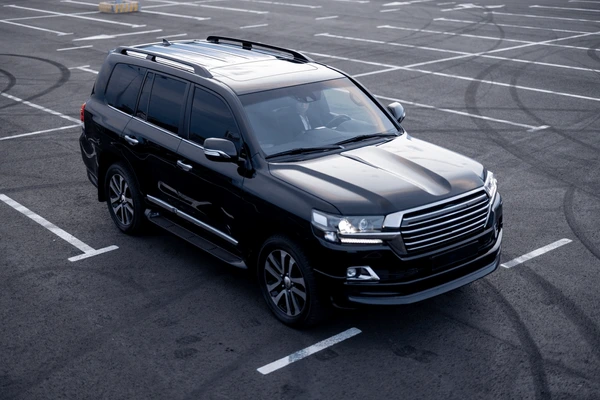 Houston luxury limousine and SUV service for VIP airport transfers, corporate trips, and weddings